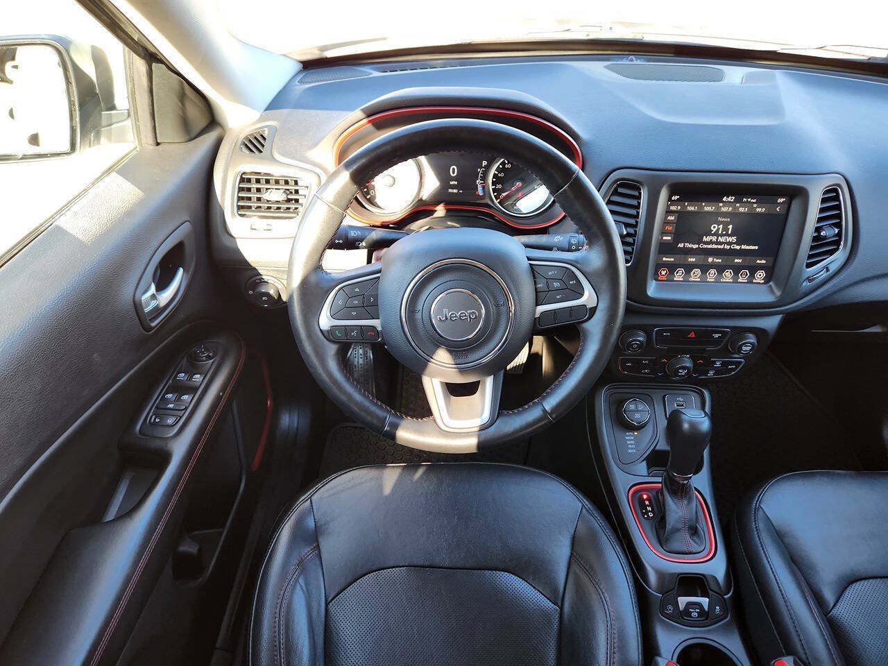 Used 2018 Jeep Compass Trailhawk w/ Leather Interior Group AWD/4WD image 16