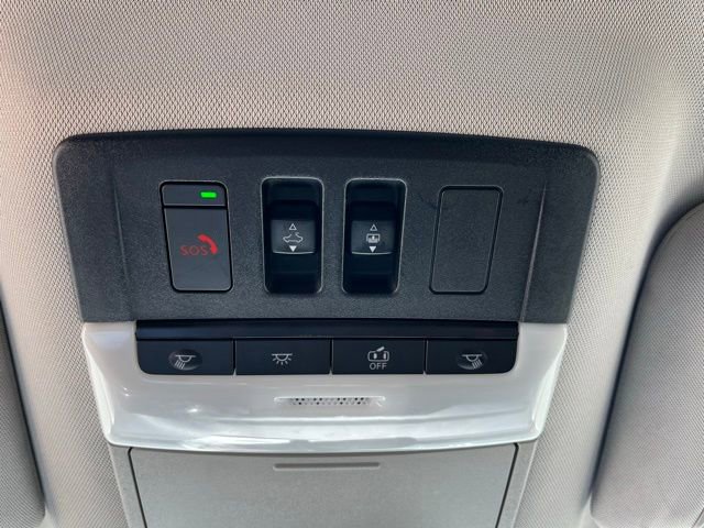 Used 2022 Nissan Pathfinder SV w/ SV Premium Package image 19