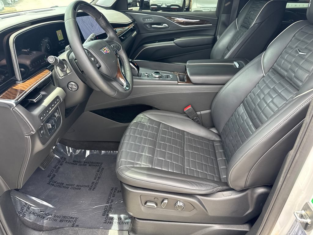 Used 2023 Cadillac Escalade Sport Platinum AWD/4WD image 9