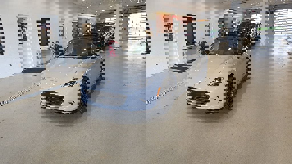 New 2025 MAZDA MX-5 Miata Club image 2