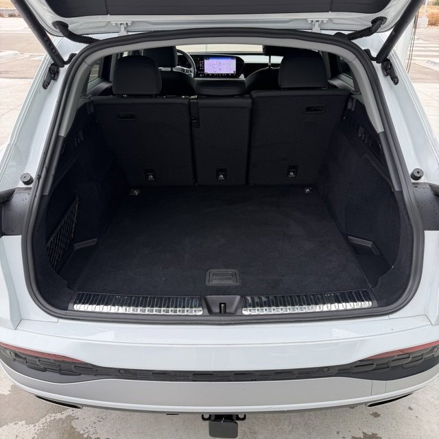 Used 2025 Audi Q5 Premium w/ Convenience Package image 23