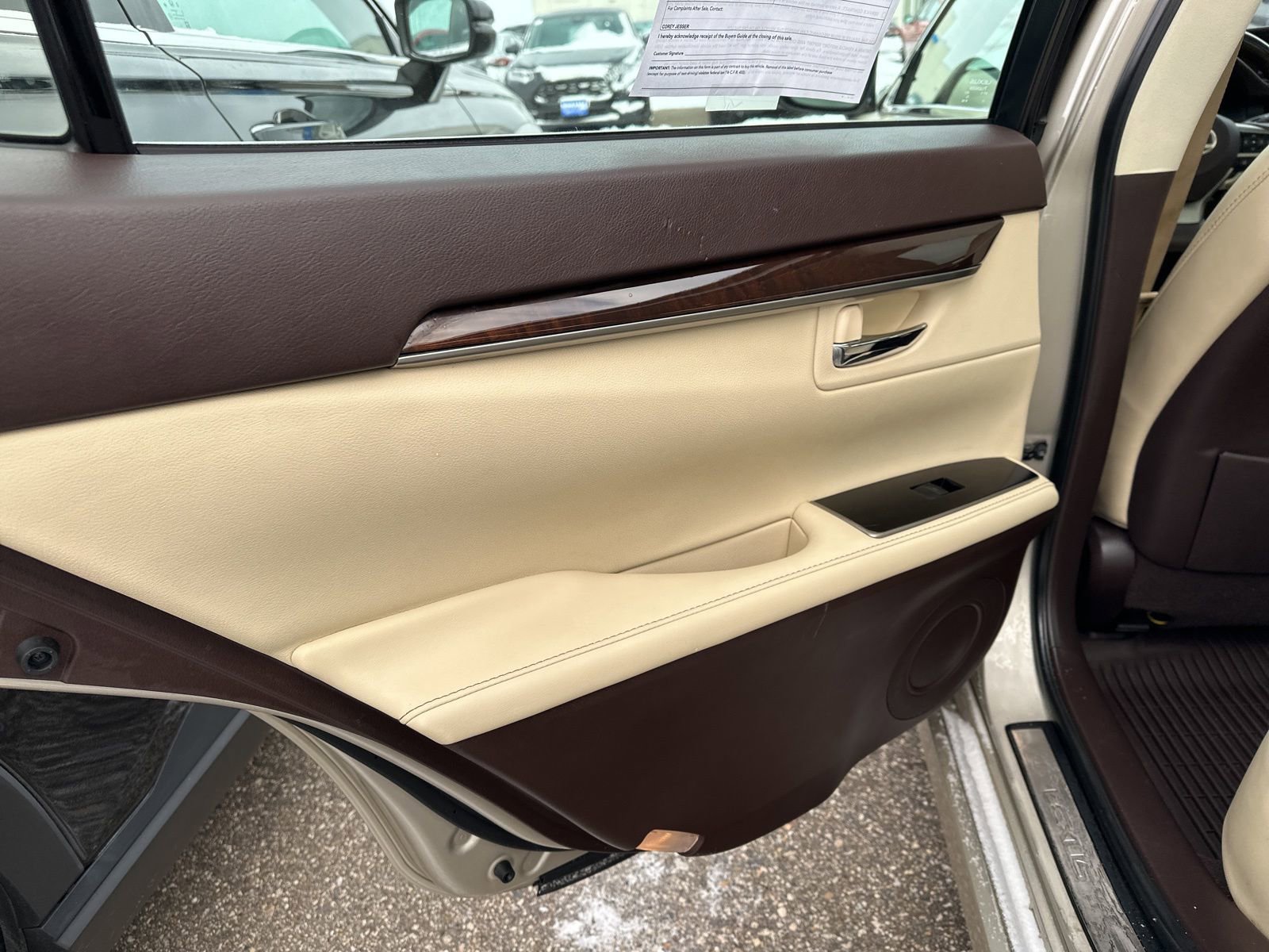 Used 2018 Lexus ES 350 w/ Navigation System Package image 25