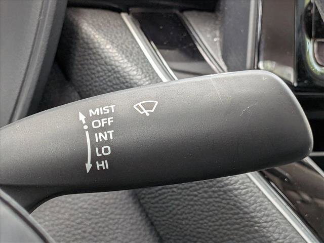Used 2025 Toyota Corolla LE FWD image 11