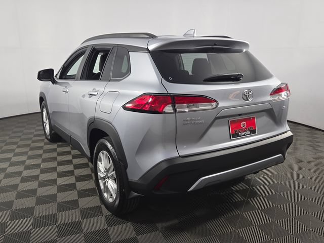 Used 2023 Toyota Corolla Cross LE FWD image 8