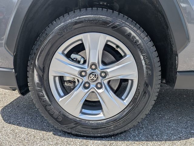 Used 2022 Toyota RAV4 XLE image 9