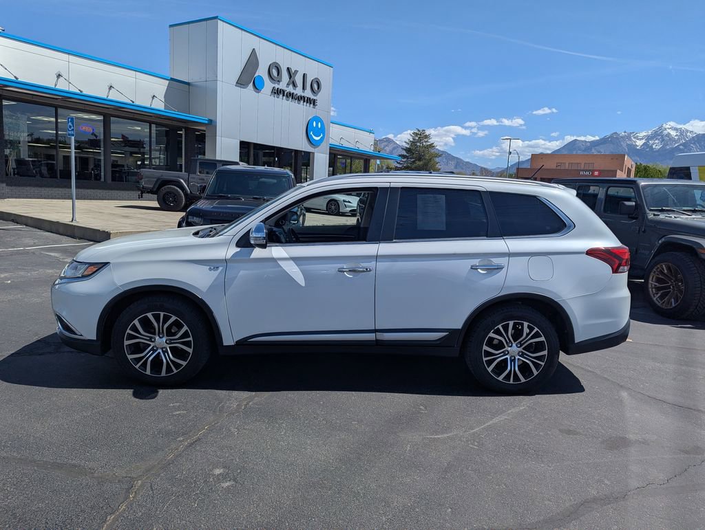 Used 2016 Mitsubishi Outlander GT AWD/4WD image 8