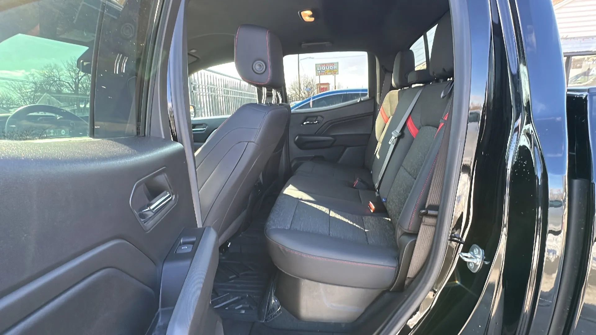 Used 2024 Chevrolet Colorado Z71 w/ Z71 Convenience Package 2 image 15