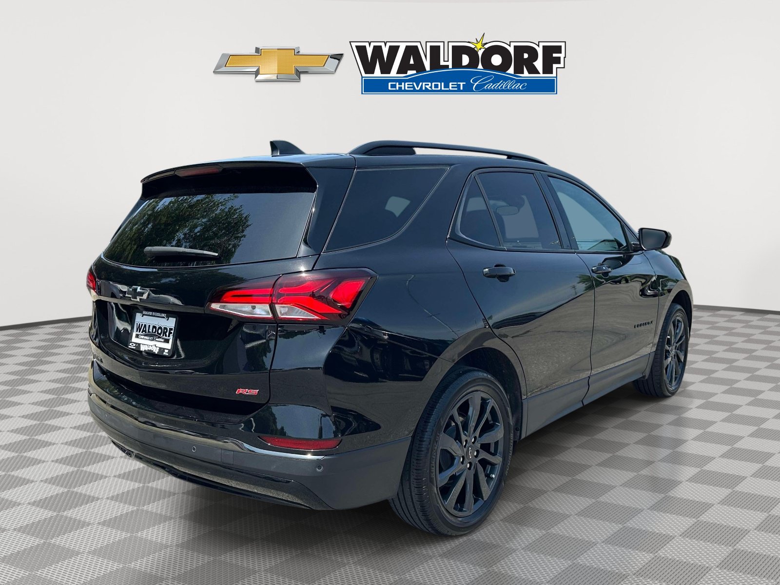 Used 2023 Chevrolet Equinox RS w/ LPO, Floor Liner Package FWD image 6