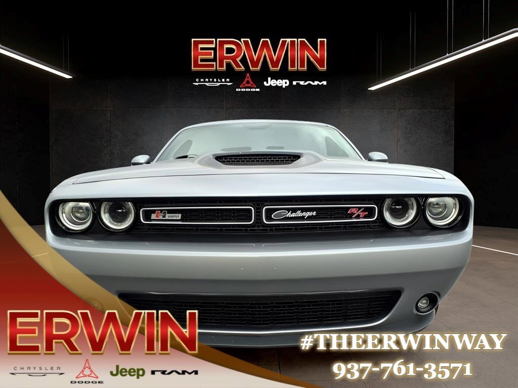 Used 2015 Dodge Challenger R/T Plus RWD image 2