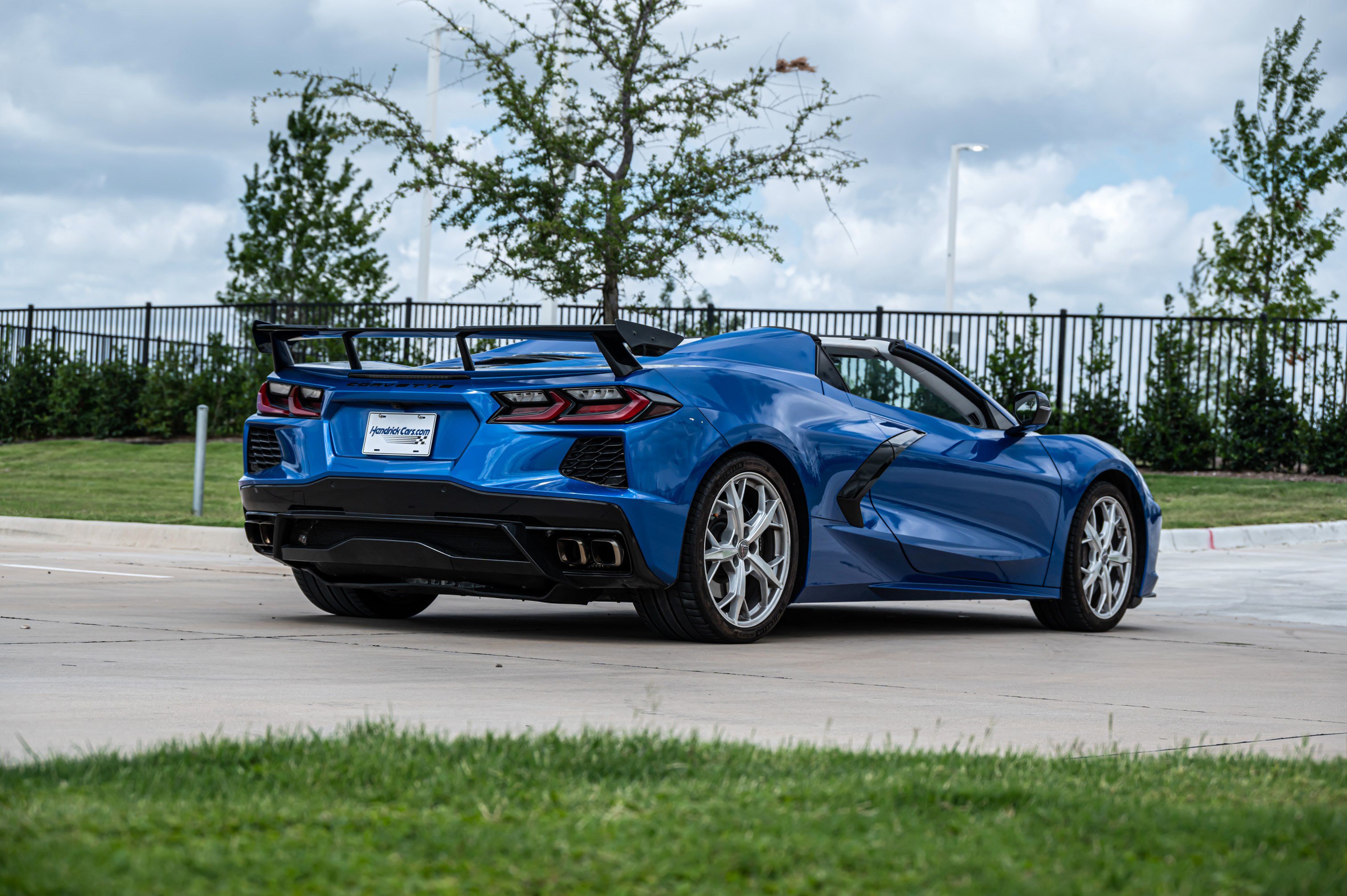 Used 2022 Chevrolet Corvette Stingray Premium Conv w/ Z51 Performance Package RWD image 9