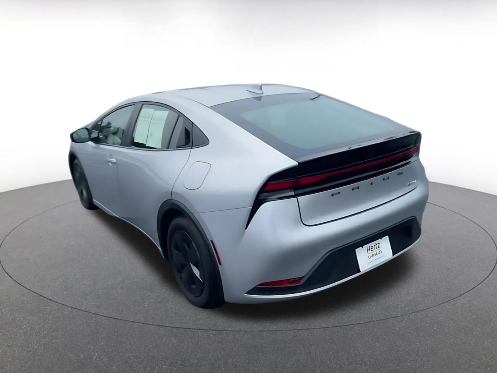 Used 2025 Toyota Prius LE image 11