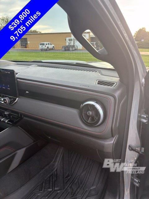 Used 2025 Chevrolet Colorado Z71 AWD/4WD image 35