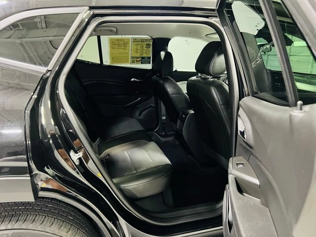 Used 2025 Chevrolet Trax LT FWD image 26