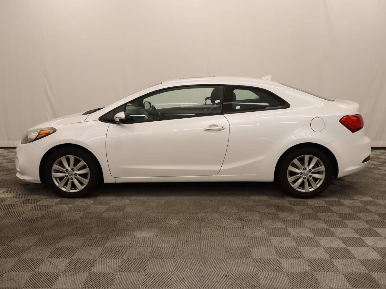 Used 2014 Kia Forte Koup EX w/ EX Premium Package FWD image 2