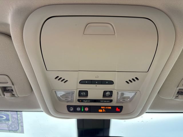 Used 2024 GMC Terrain Denali w/ Denali Premium Package AWD/4WD image 23