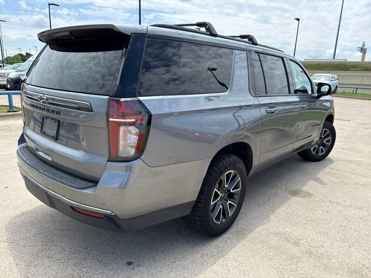 Used 2022 Chevrolet Suburban Z71 w/ Z71 Off-Road Package AWD/4WD image 10