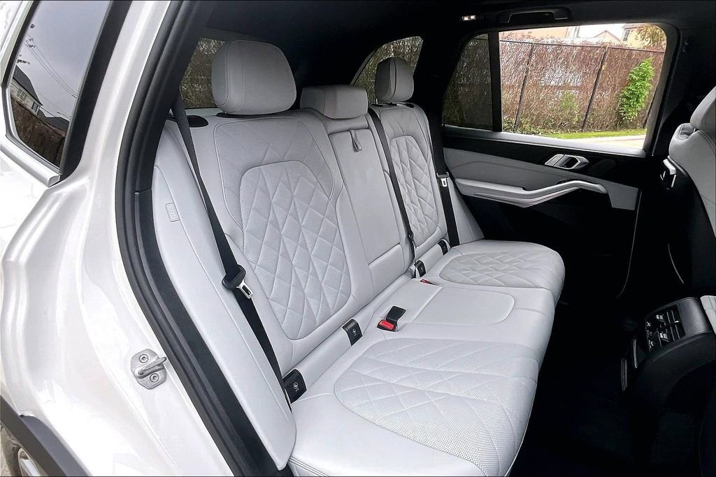 Used 2024 BMW X5 sDrive40i w/ Premium Package image 35