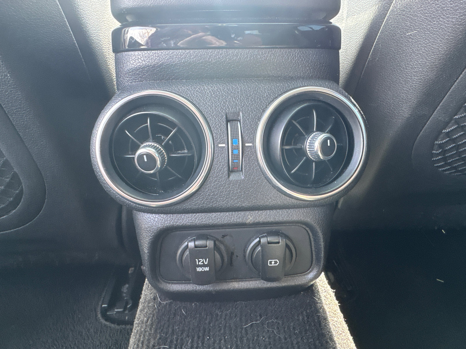 Used 2019 Kia Stinger Premium image 25