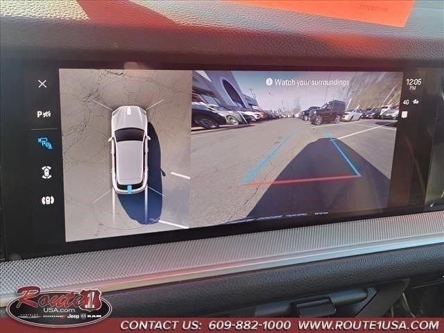 Used 2024 Porsche Cayenne image 17