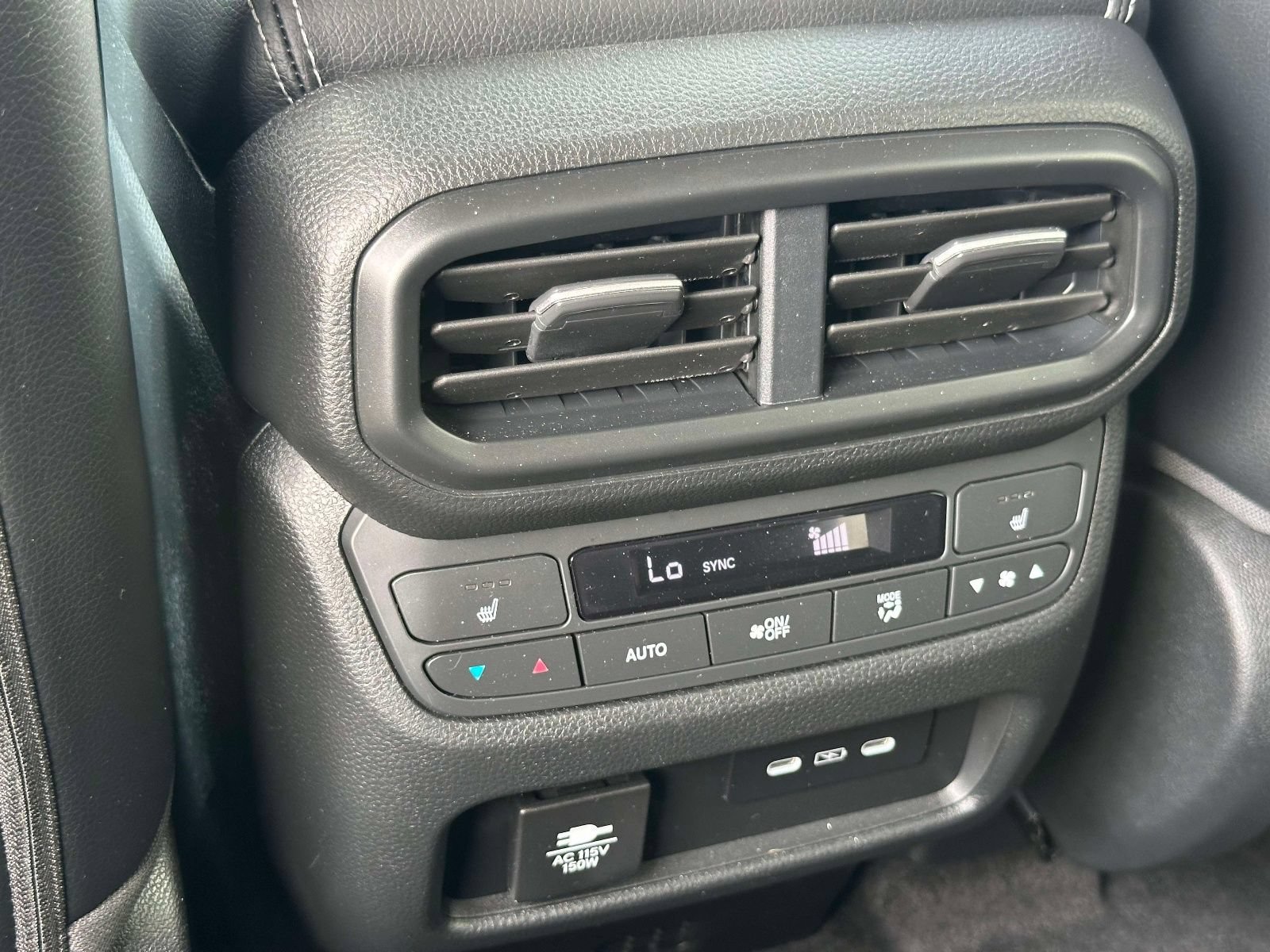 Used 2025 Honda Pilot Elite image 15