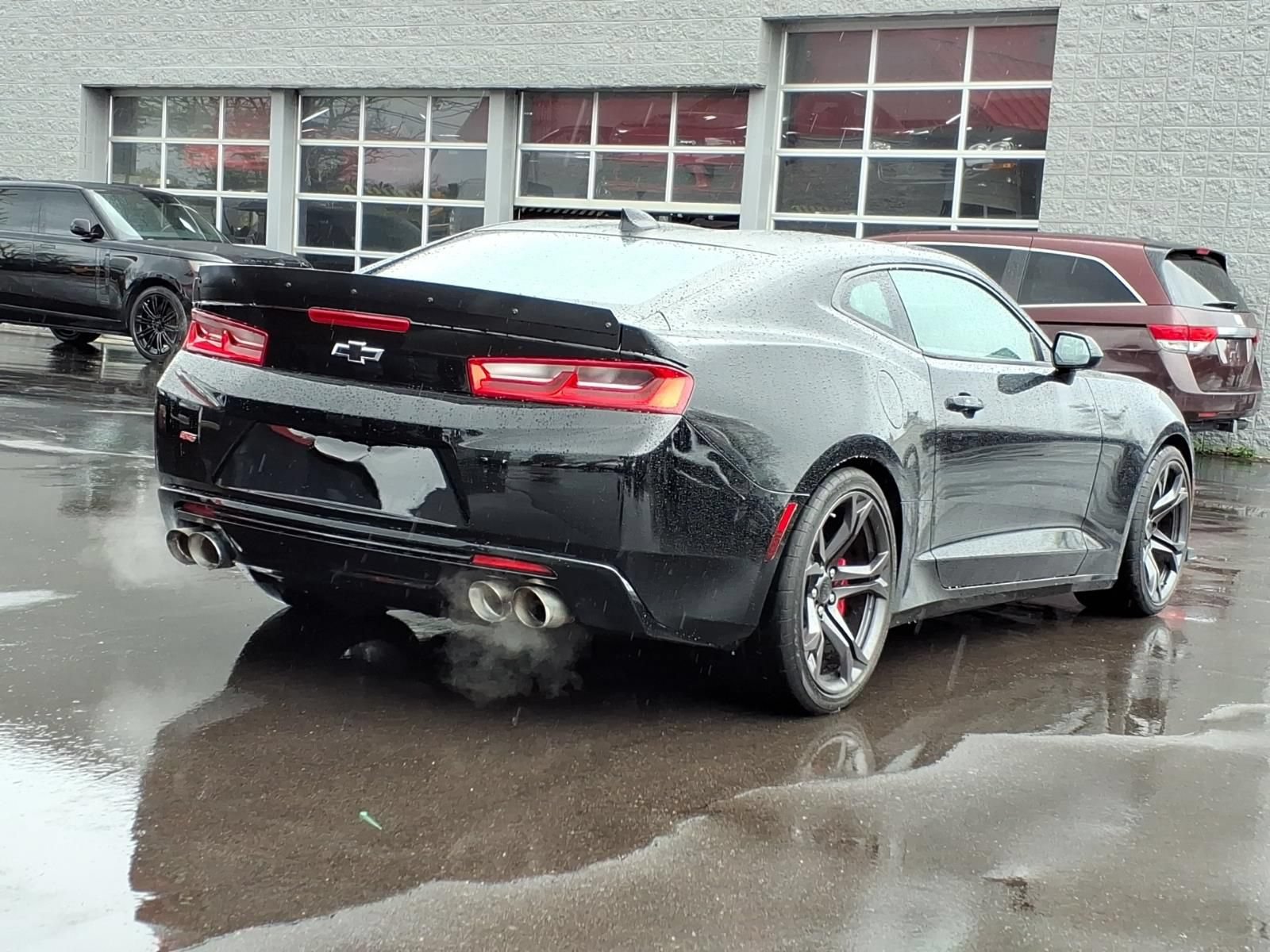 Used 2017 Chevrolet Camaro SS RWD image 5