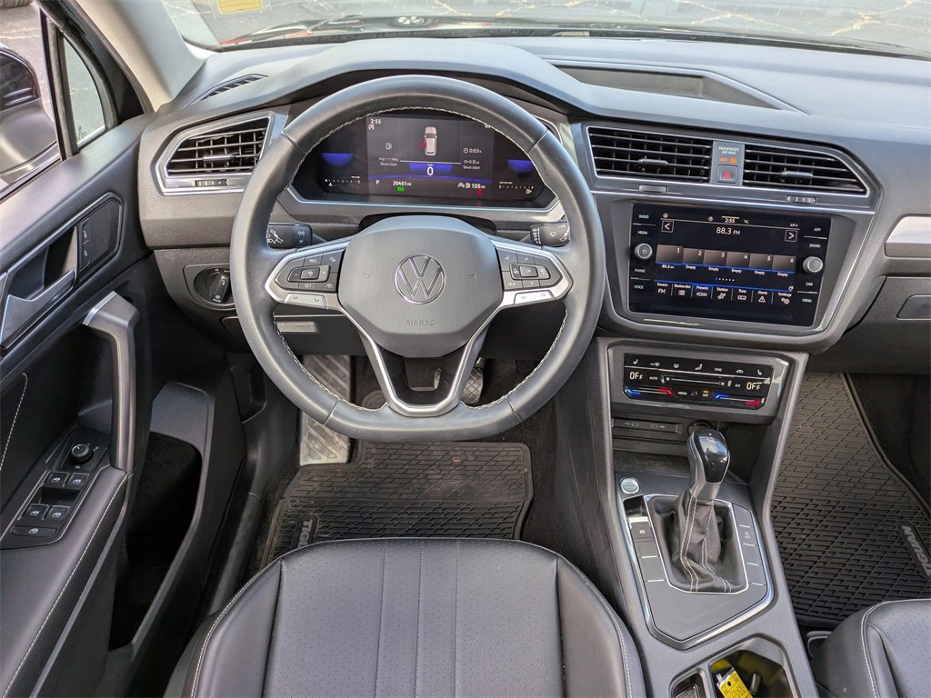 Used 2022 Volkswagen Tiguan SE image 18