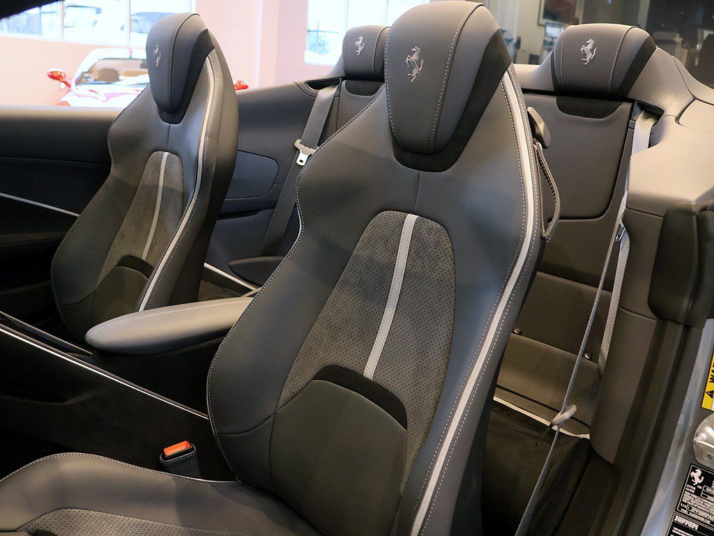 Certified 2026 Ferrari Roma Spider RWD image 59