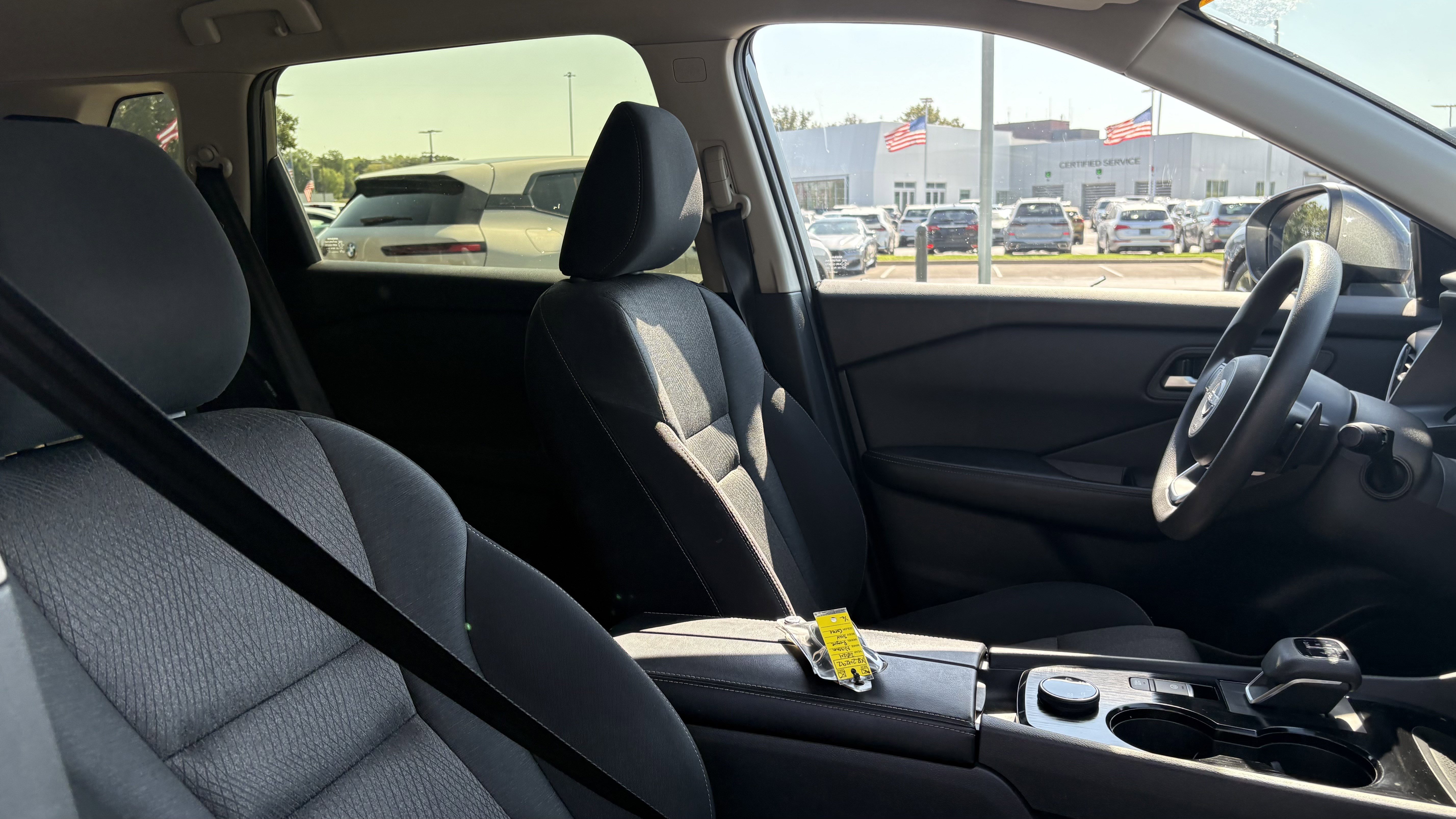 Used 2024 Nissan Rogue SV image 32