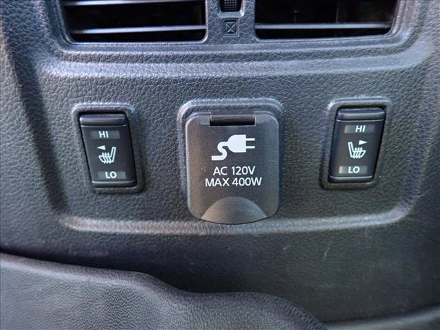 Used 2018 Nissan Titan XD AWD/4WD image 10