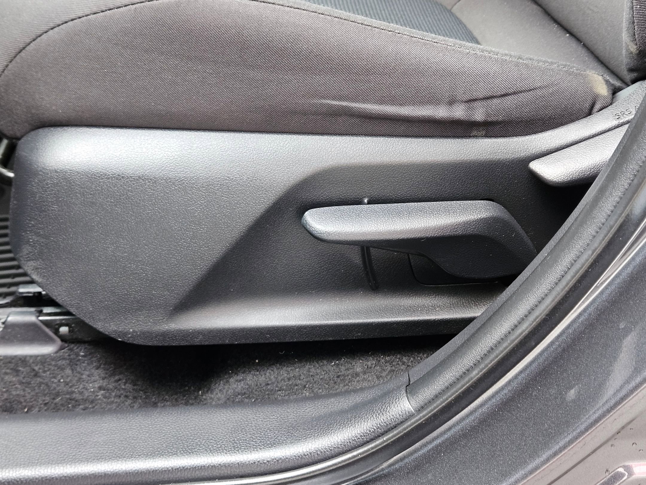 Used 2021 Toyota RAV4 LE image 20