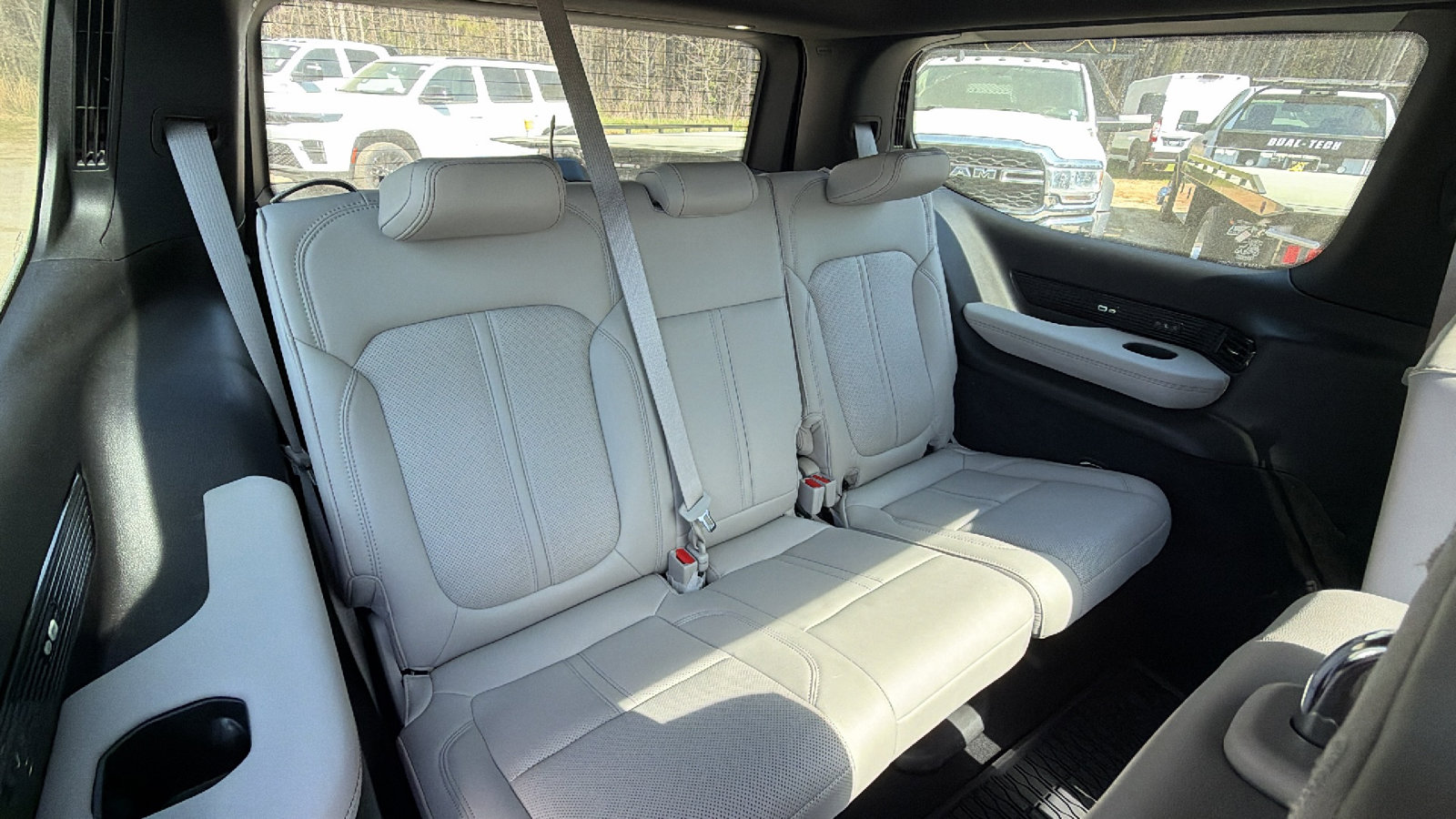 Certified 2025 Jeep Grand Wagoneer 4WD image 23