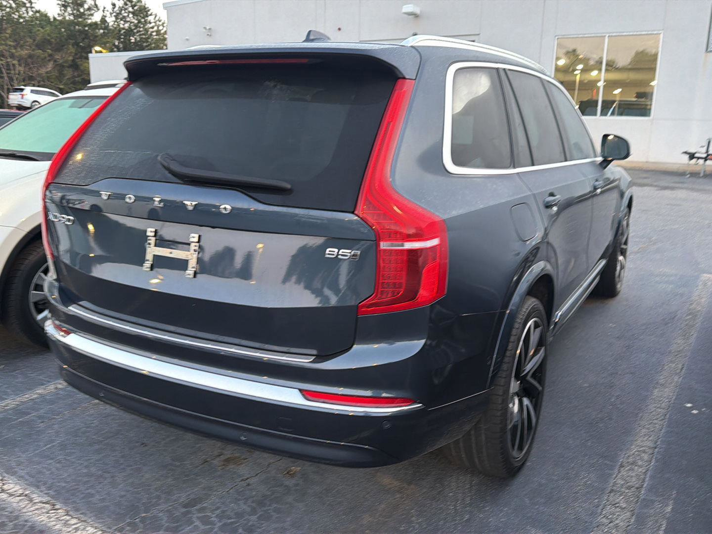 Used 2023 Volvo XC90 B5 Plus w/ Protection Package Premier image 8