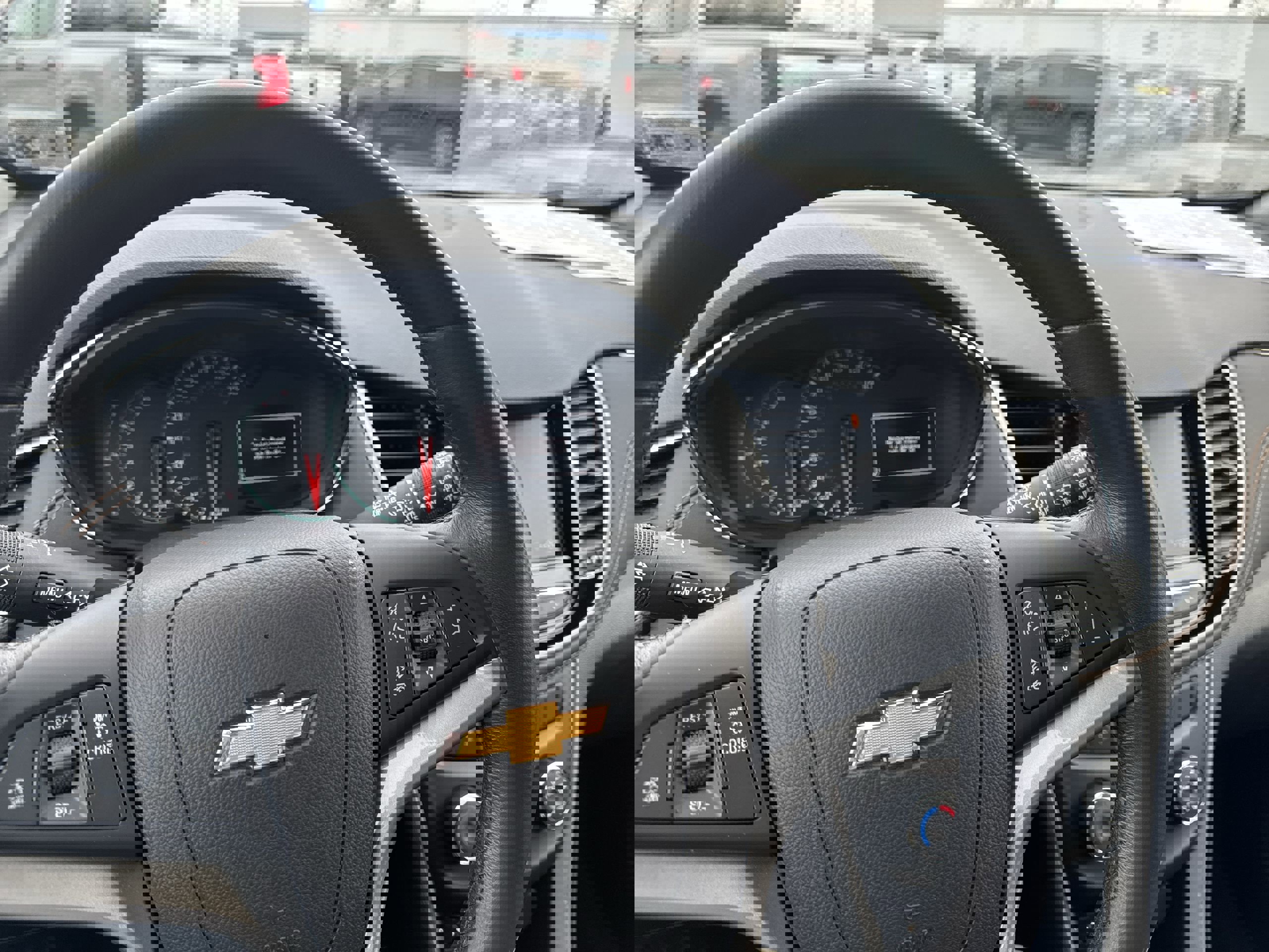 Used 2022 Chevrolet Trax LT w/ LT Convenience Package image 11