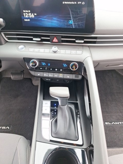 Used 2023 Hyundai Elantra SEL w/ Convenience Package image 20