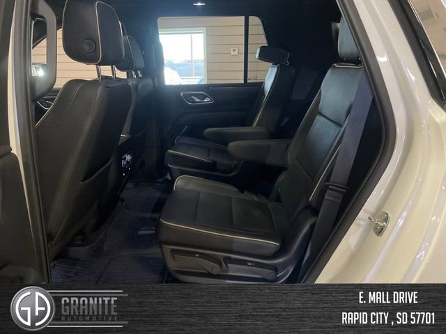 Used 2023 GMC Yukon SLT w/ SLT Luxury Package image 28