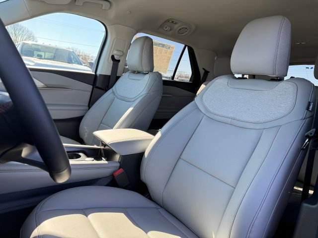 New 2026 Ford Explorer Active w/ Active Comfort Package AWD/4WD image 14