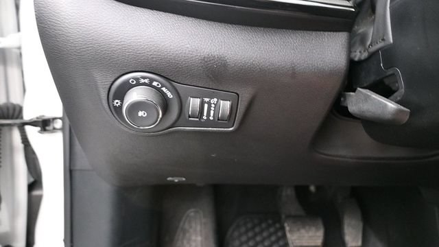 Used 2025 Jeep Compass Trailhawk AWD/4WD image 23
