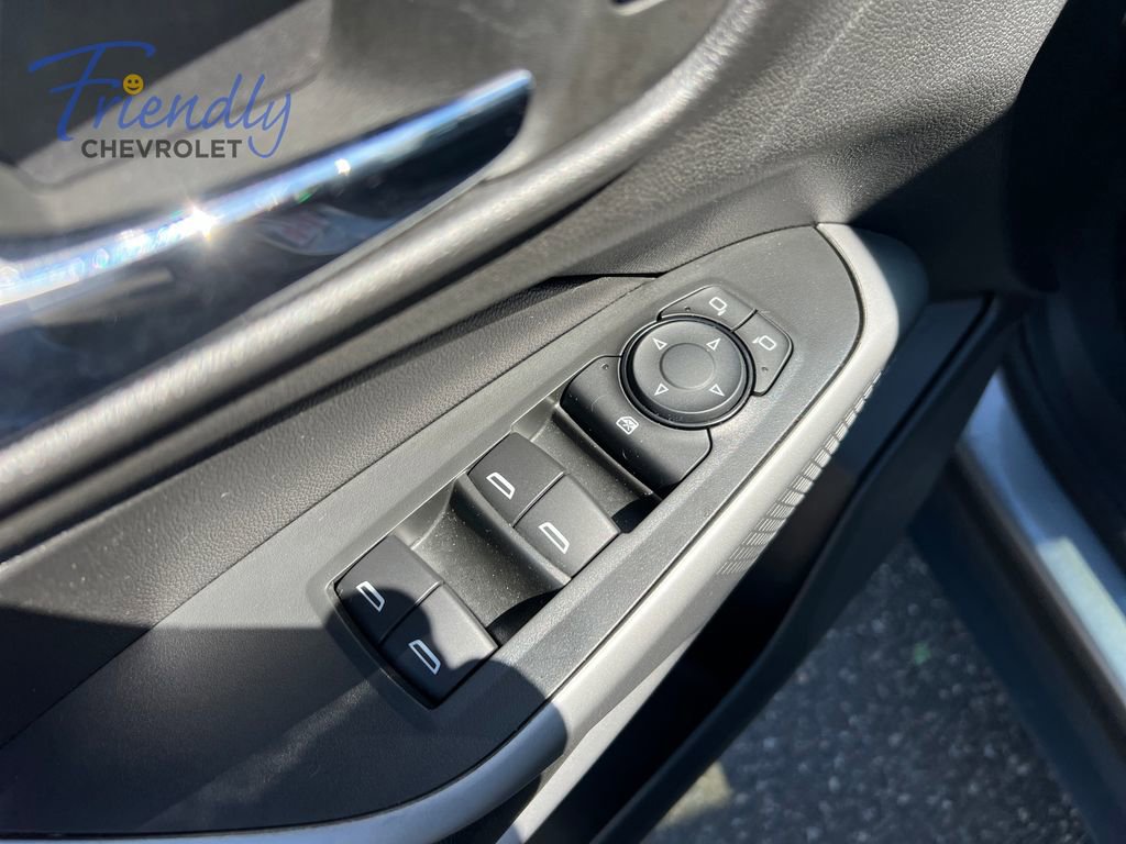 Certified 2024 Chevrolet Trax RS w/ Sunroof Package FWD image 28