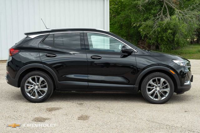 Used 2021 Buick Encore GX Essence w/ Advanced Technology Package image 4