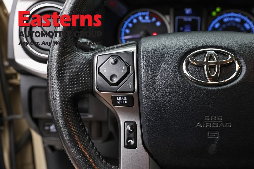 Used 2018 Toyota Tacoma SR5 AWD/4WD image 14