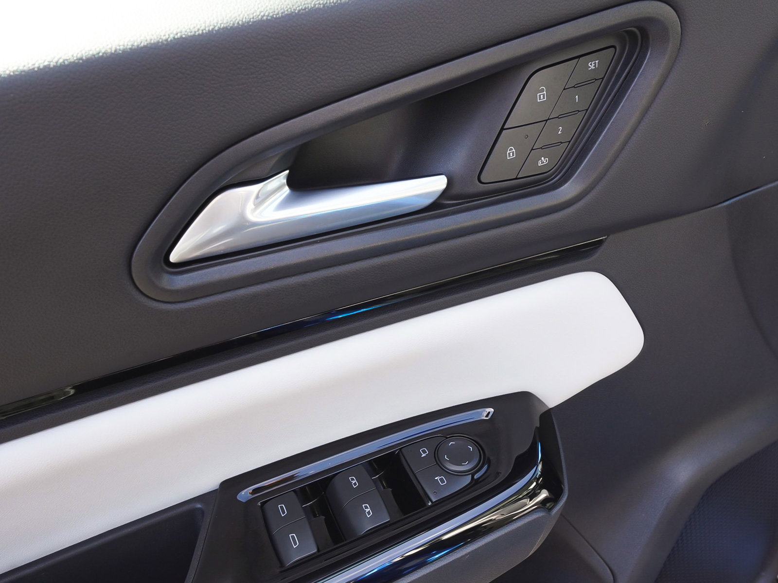 Used 2025 Honda Prologue Touring image 10