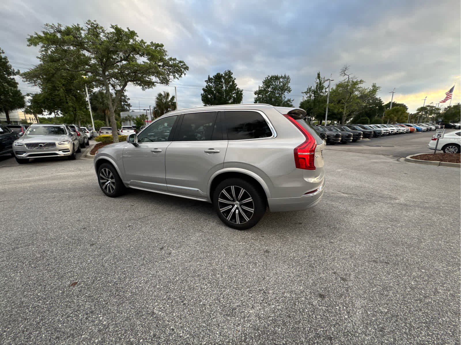 Certified 2025 Volvo XC90 B5 Core AWD/4WD image 16