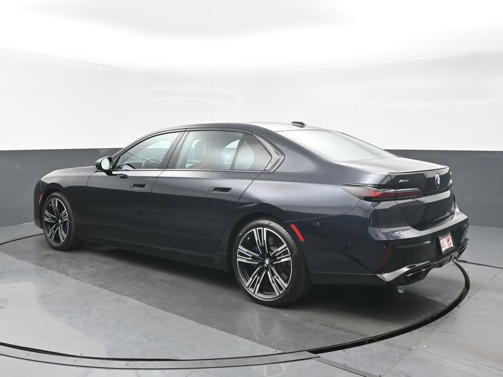 Used 2023 BMW 760i xDrive w/ Luxury Rear Seating Package AWD/4WD image 5
