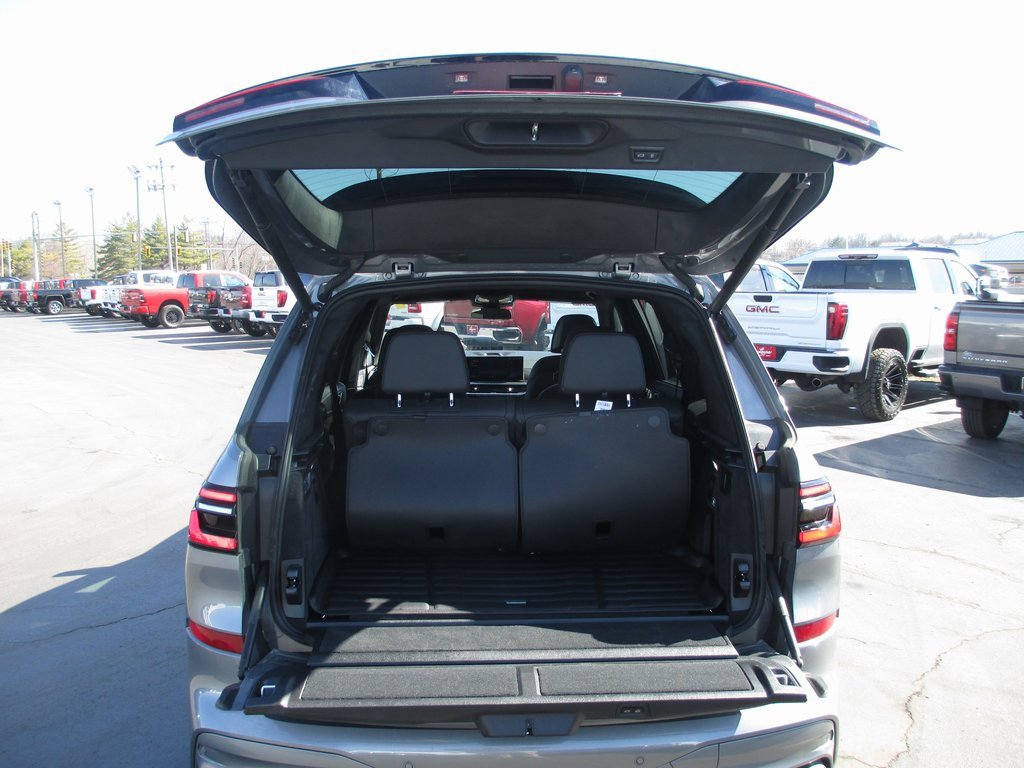 Used 2026 BMW ALPINA XB7 image 7