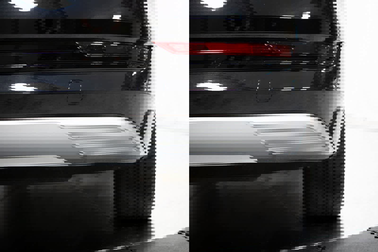 Used 2022 Audi e-tron Premium image 36