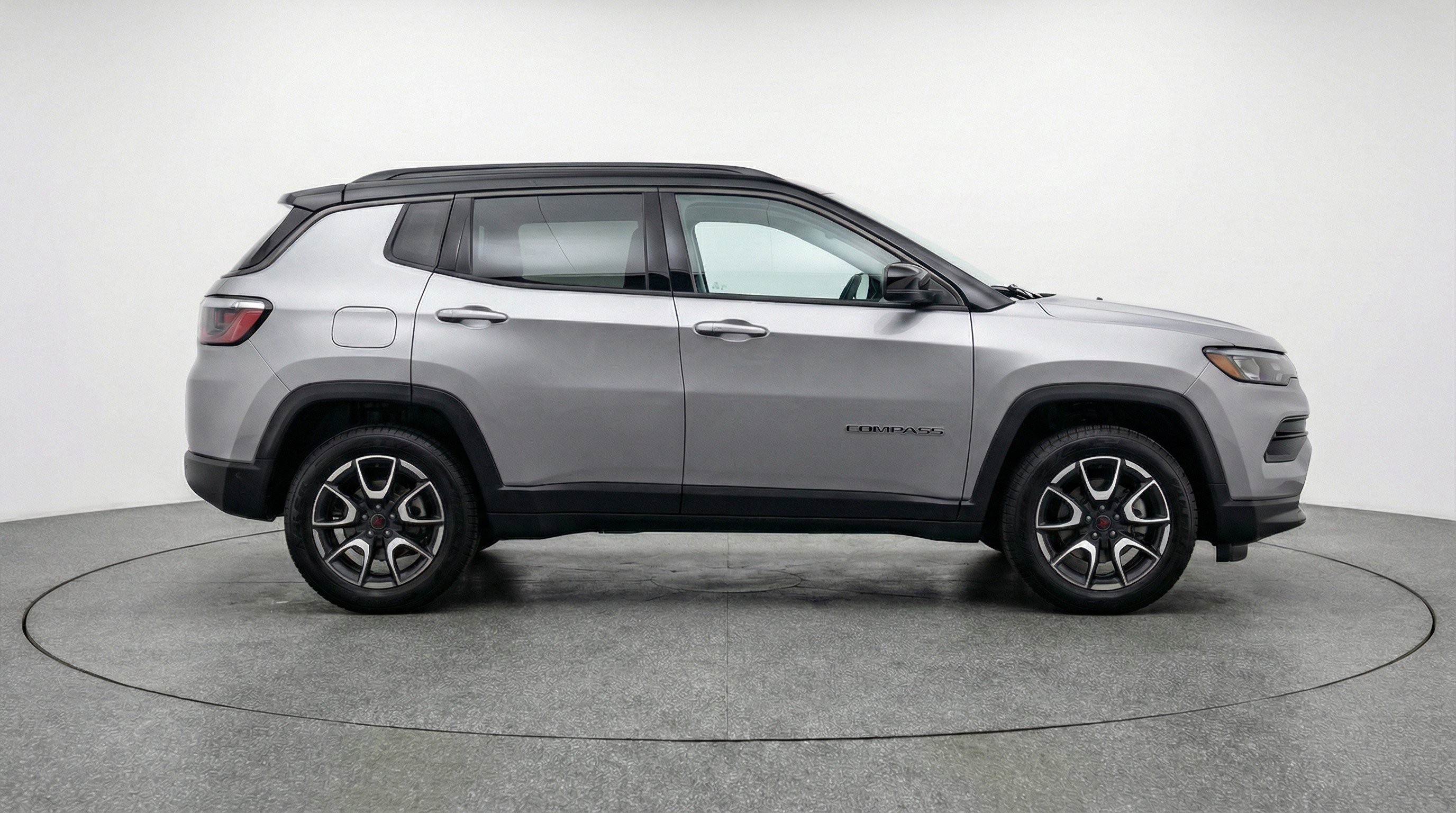 Used 2025 Jeep Compass Trailhawk AWD/4WD image 11