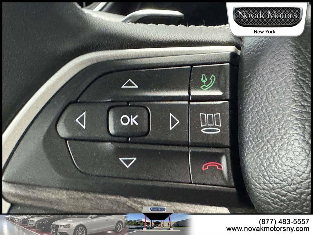 Used 2023 Jeep Grand Cherokee L Limited AWD/4WD image 16