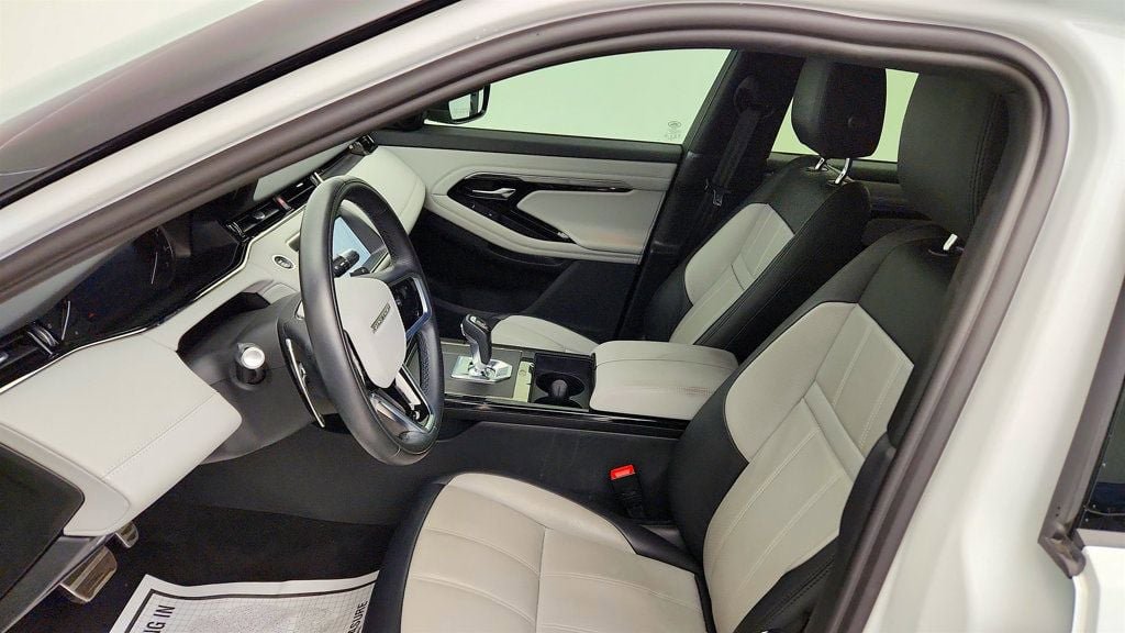 Used 2022 Land Rover Range Rover Evoque R-Dynamic S AWD/4WD image 19