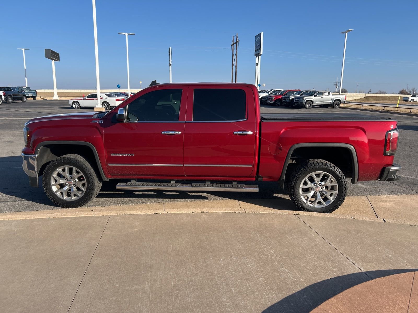 Used 2018 GMC Sierra 1500 SLT image 8