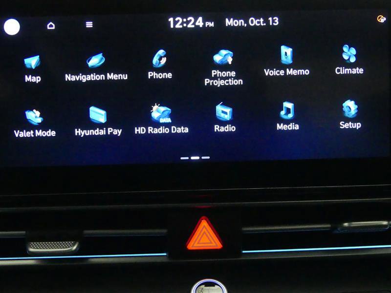 Used 2022 Hyundai Elantra Limited image 13